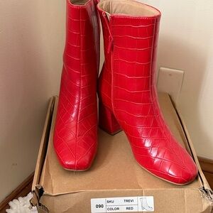 Journee Collection Red Trevi Faux Leather Croc Ankle Boots. Sz 9